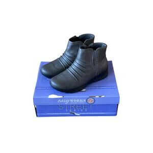 NIB Easy Works By Easy Street Autumn Bootie Size 6.5W